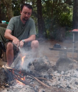tongs_used_in_fire