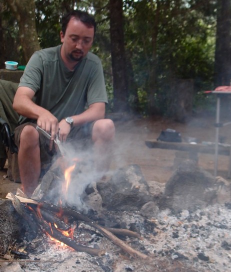 tongs_used_in_fire